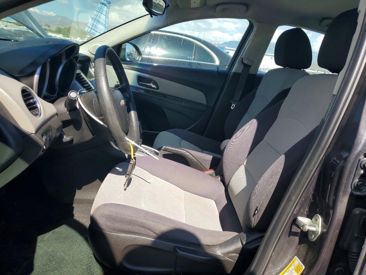 2014 Chevrolet Cruze Ls - Image 7