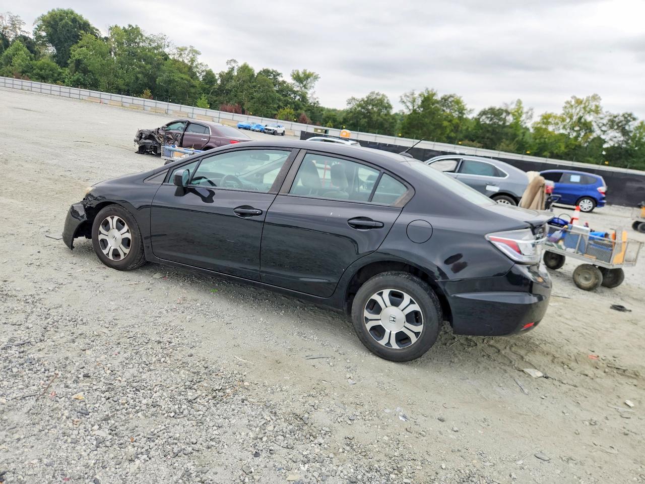 2015 Honda Civic Hybrid - Image 2