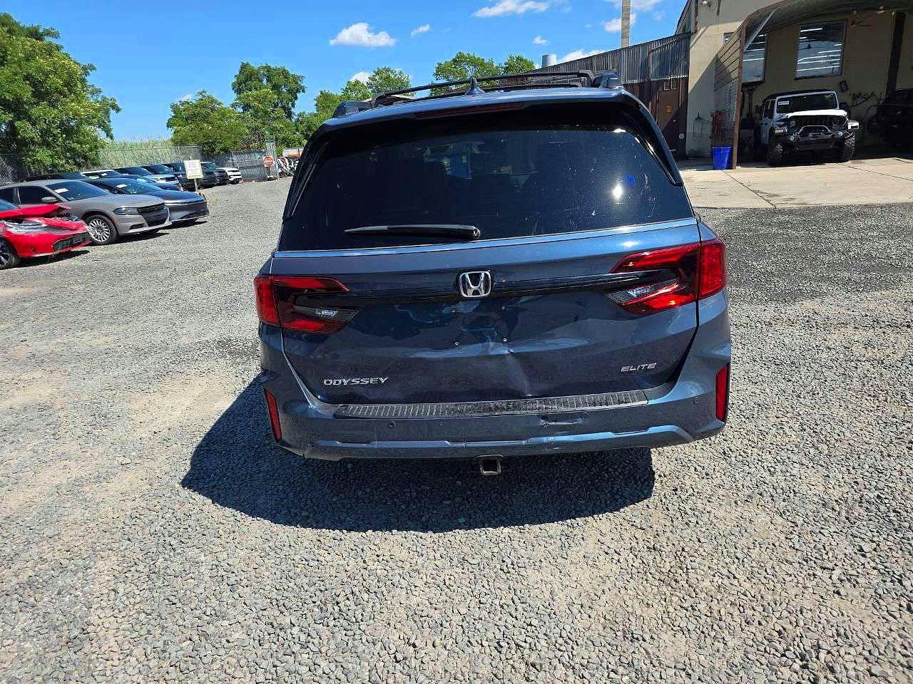 2025 Honda Odyssey Elite - Фото 6