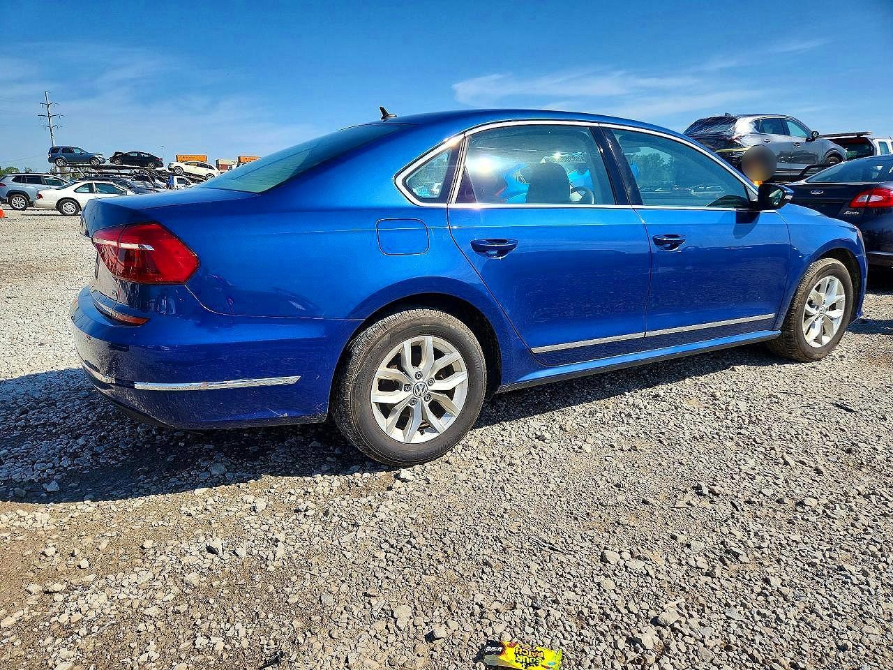 2016 Volkswagen Passat S - Фото 3