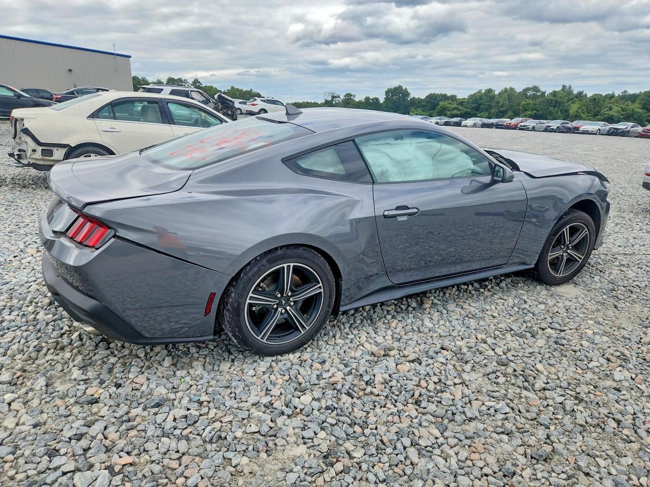 2025 Ford Mustang - Фото 3