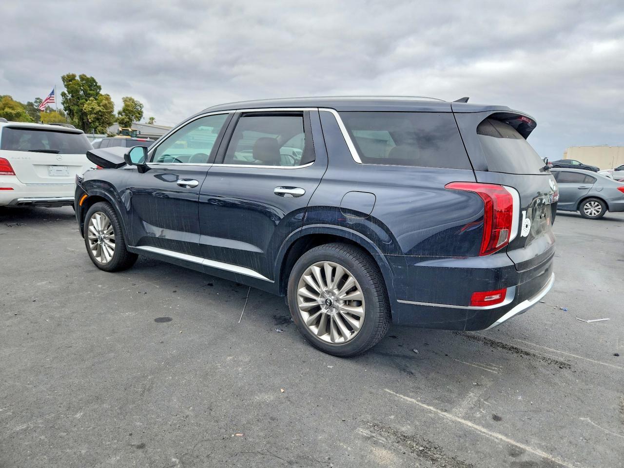 2020 Hyundai Palisade Limited - Image 2
