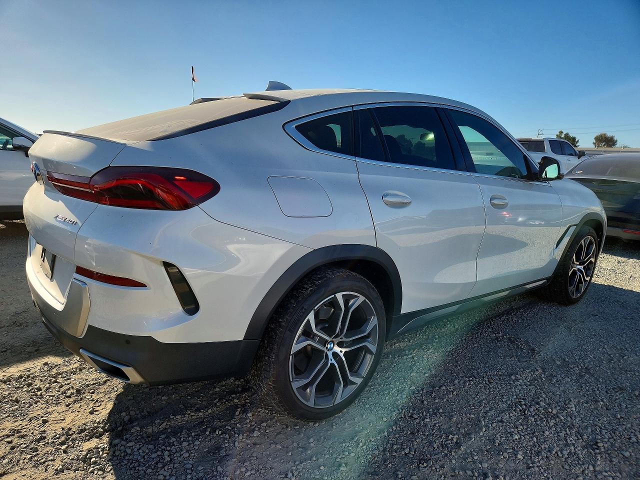 2021 BMW X6 xDrive40I - Фото 3
