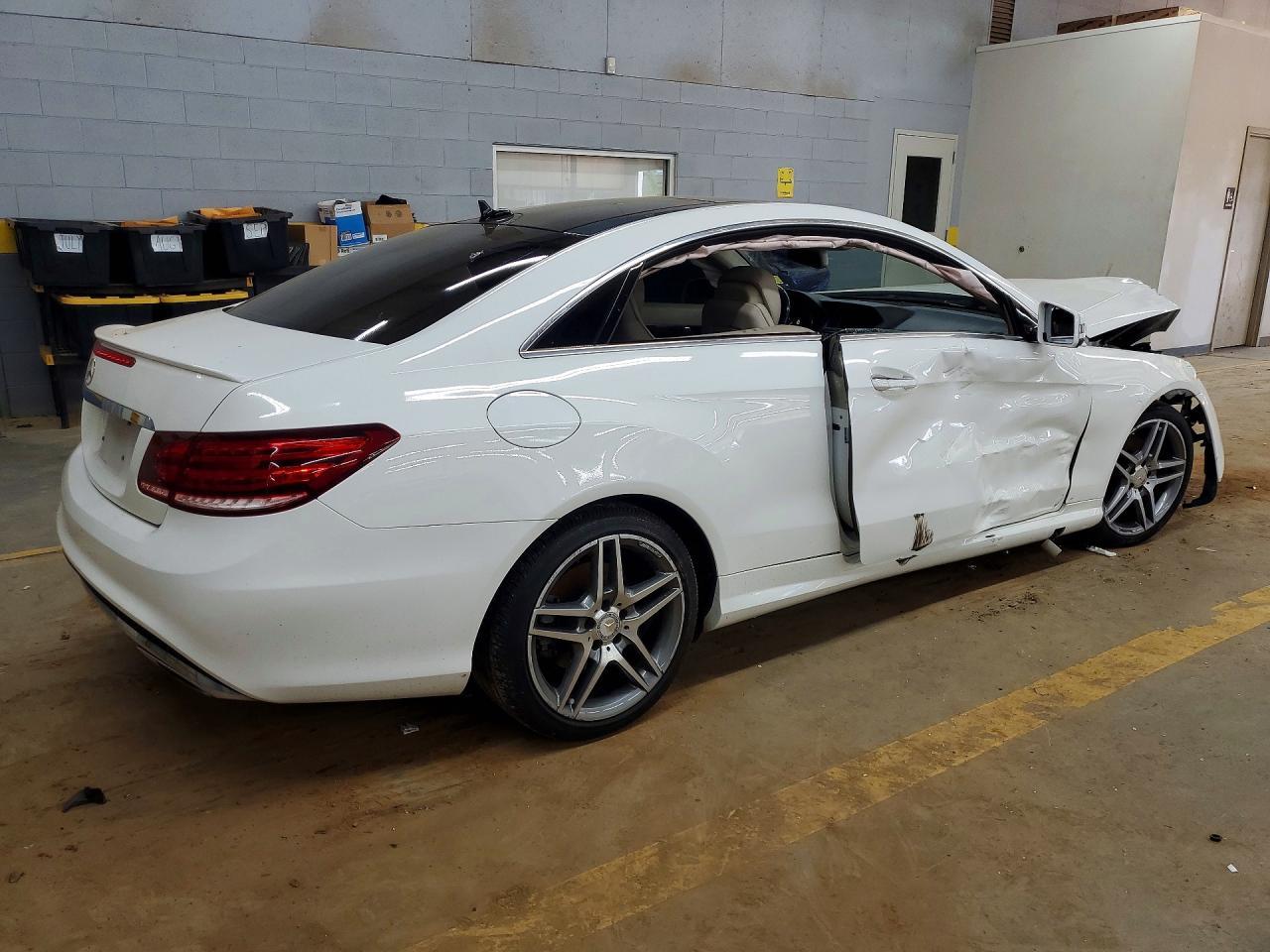 2016 Mercedes-Benz E 400 - Фото 3