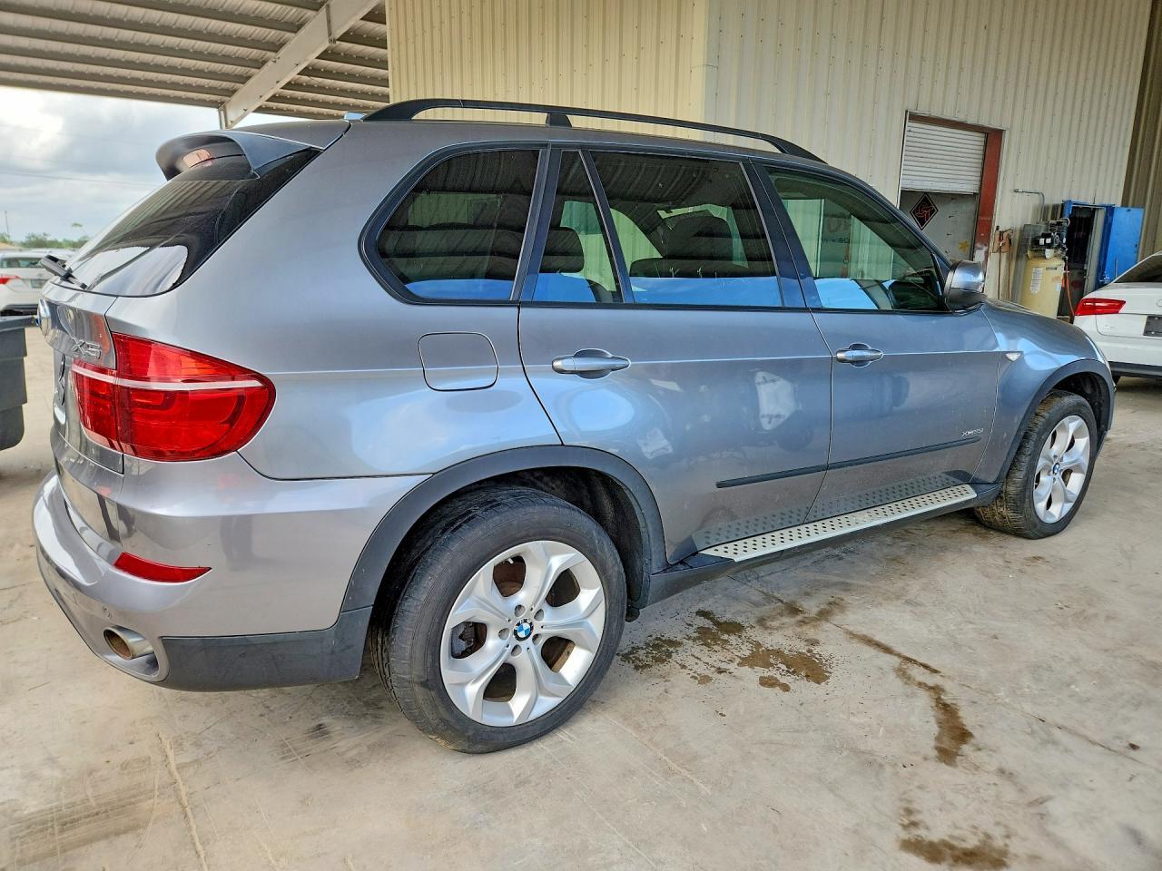 2012 BMW X5 xDrive35I - Image 3