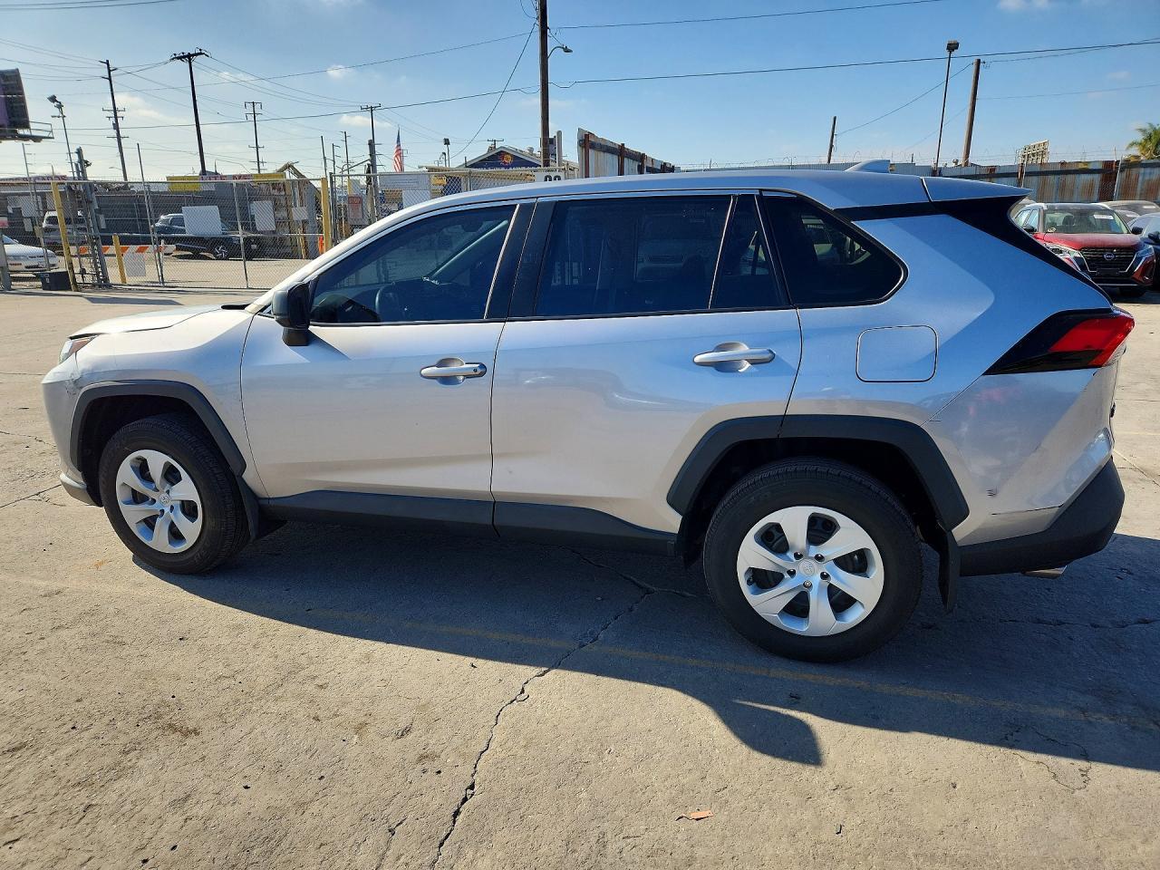 2024 Toyota Rav4 Le - Фото 2