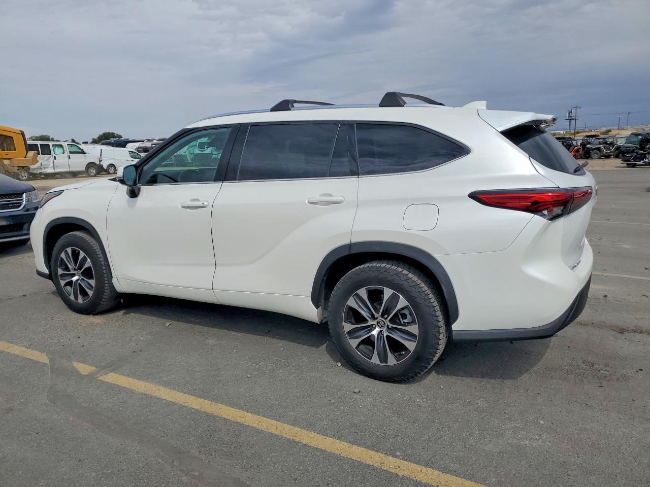 2020 Toyota Highlander Xle - Фото 2
