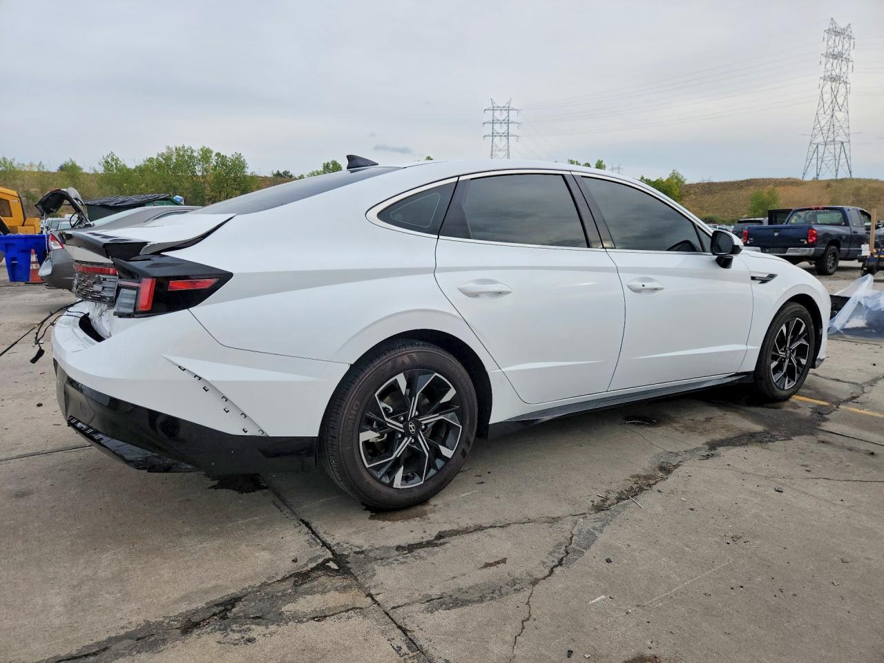 2025 Hyundai Sonata Sel - Image 3