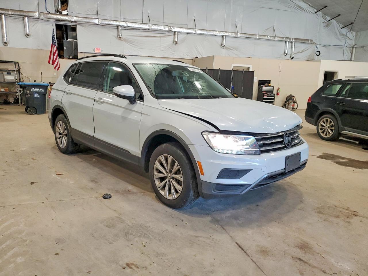 2019 Volkswagen Tiguan S - Фото 4