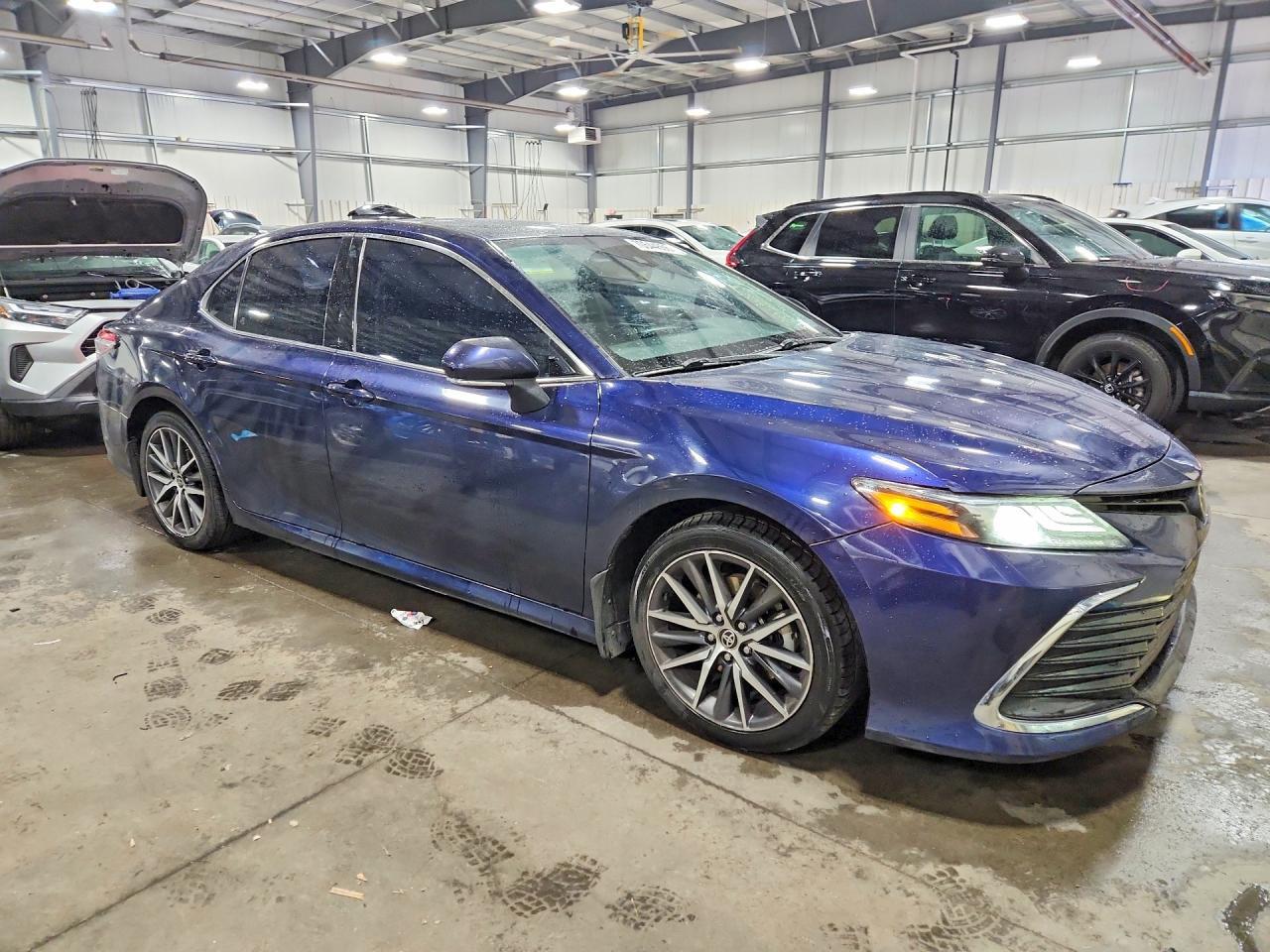 2021 Toyota Camry Xle - Фото 4
