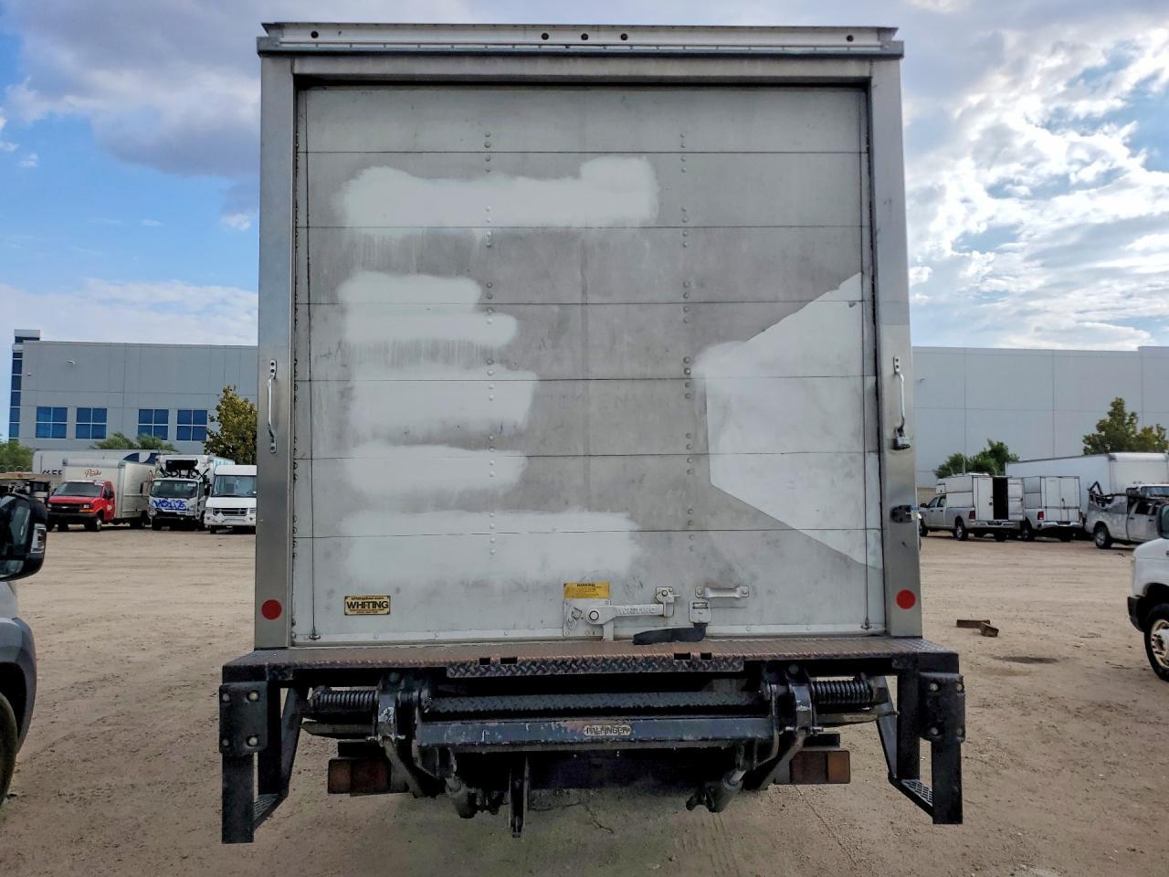 2018 Isuzu Npr - Box Truck - Фото 6