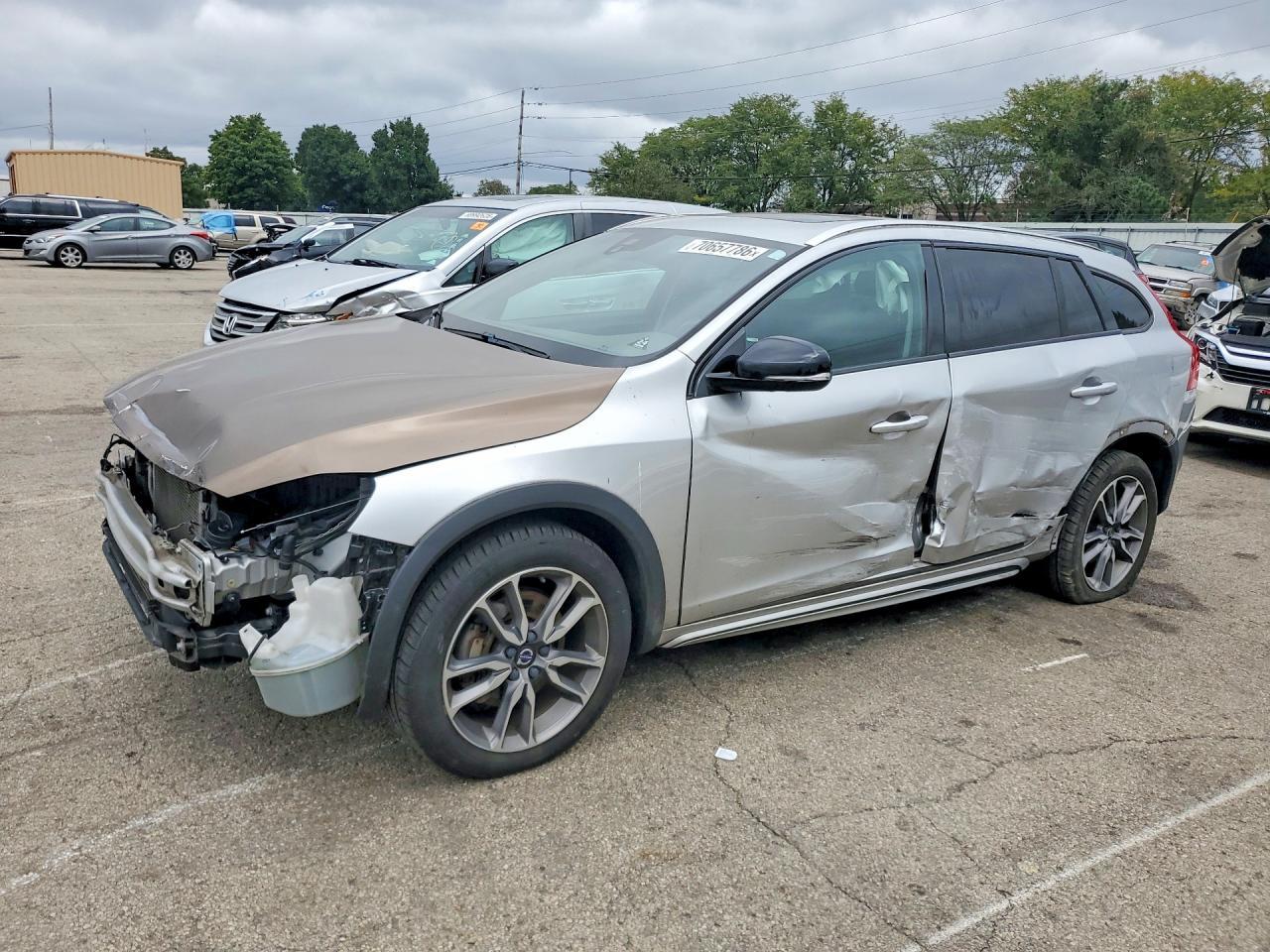 2018 Volvo V60 Cross Country Premier