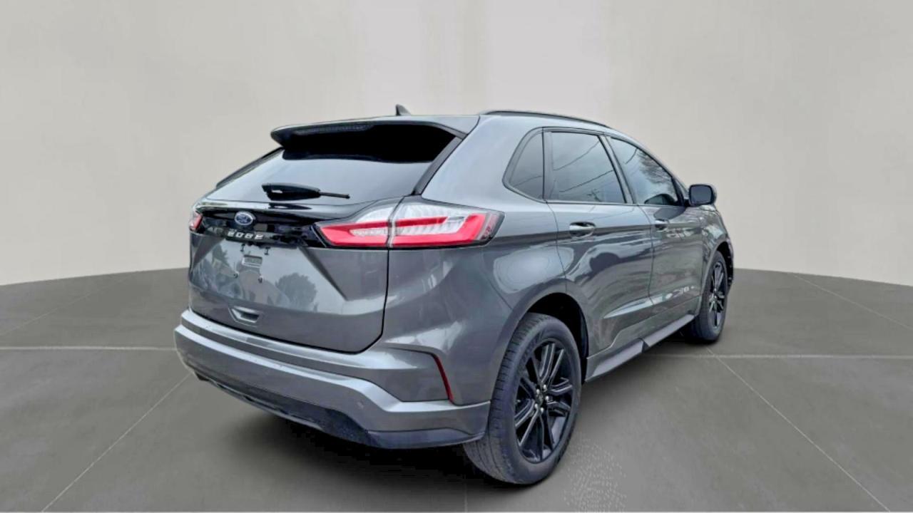 2024 Ford Edge St - Image 4