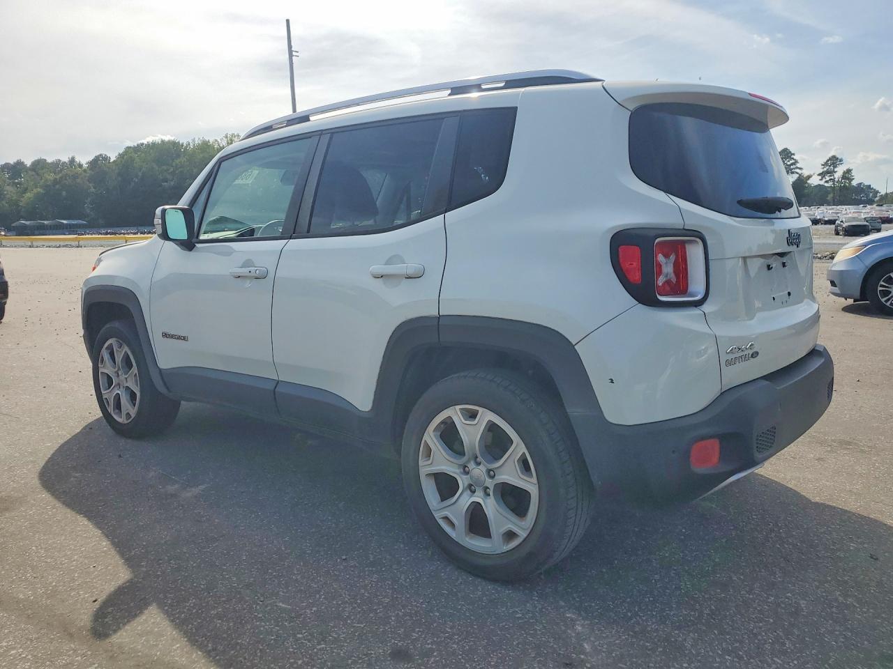 2016 Jeep Renegade Limited - Фото 2