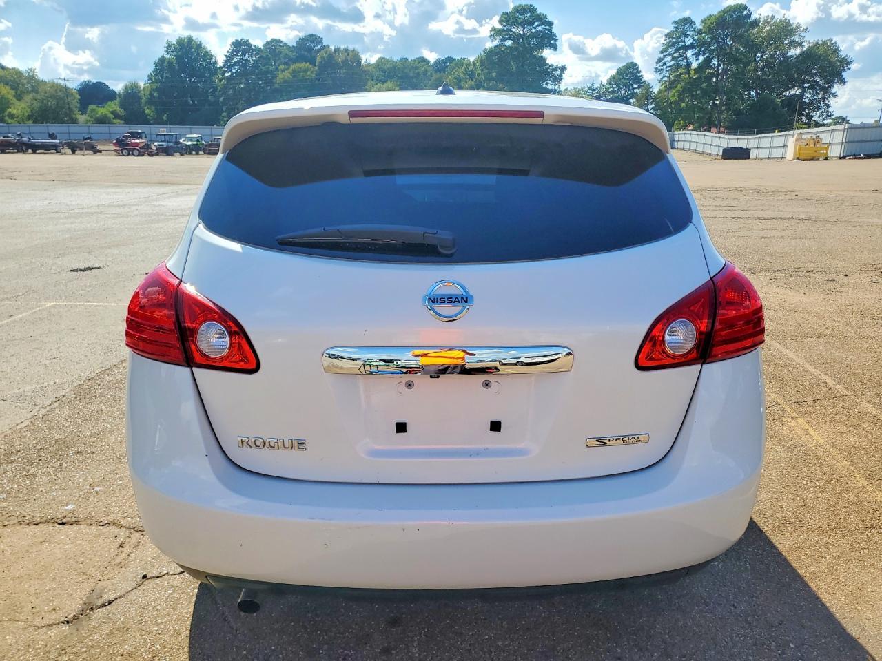 2012 Nissan Rogue S - Image 6