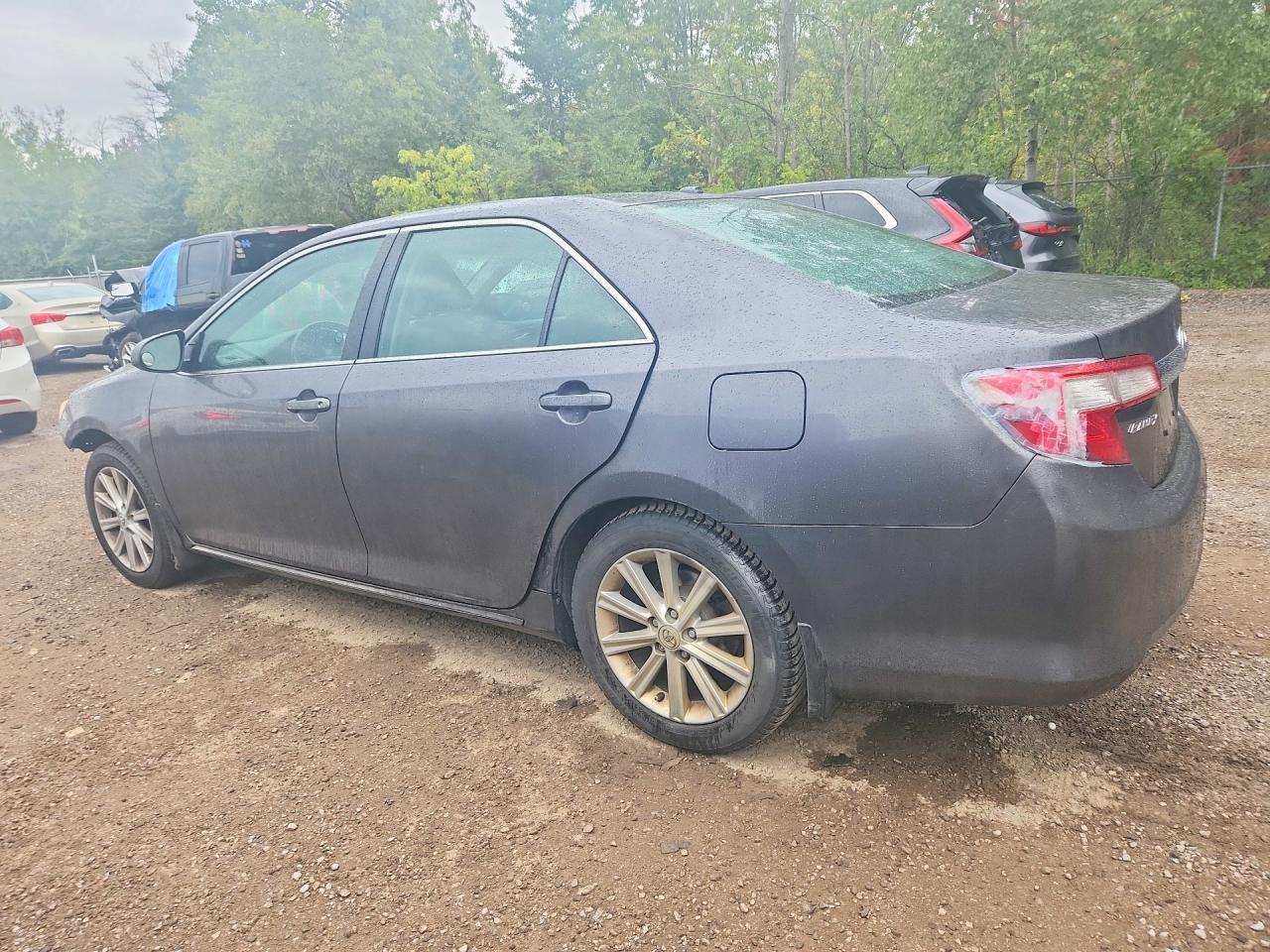 2012 Toyota Camry L - Фото 2