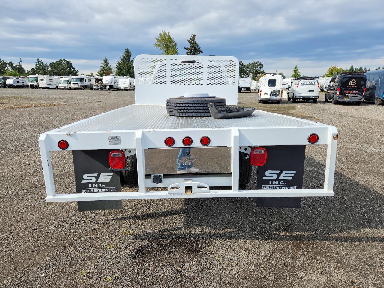 2024 Ford F450 Super Duty - Фото 6