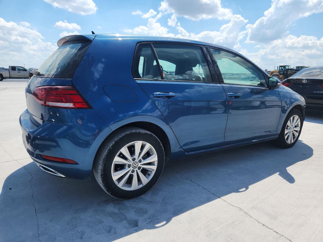 2020 Volkswagen Golf - Фото 3
