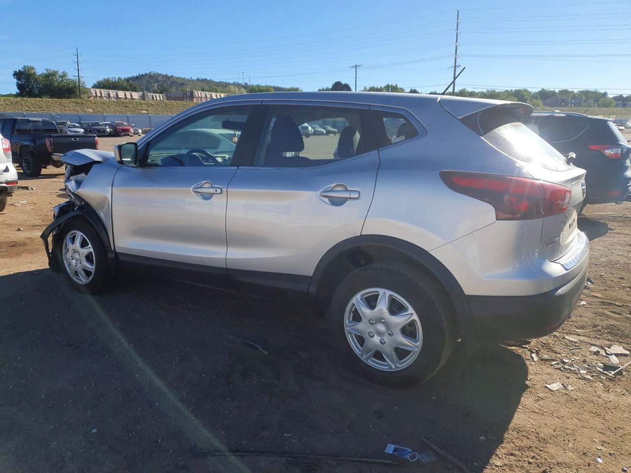 2017 Nissan Rogue Sport S - Фото 2