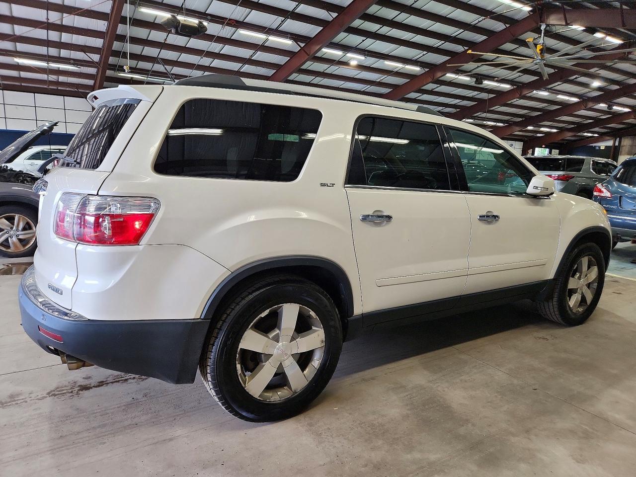 2011 GMC Acadia Slt-1 - Image 3