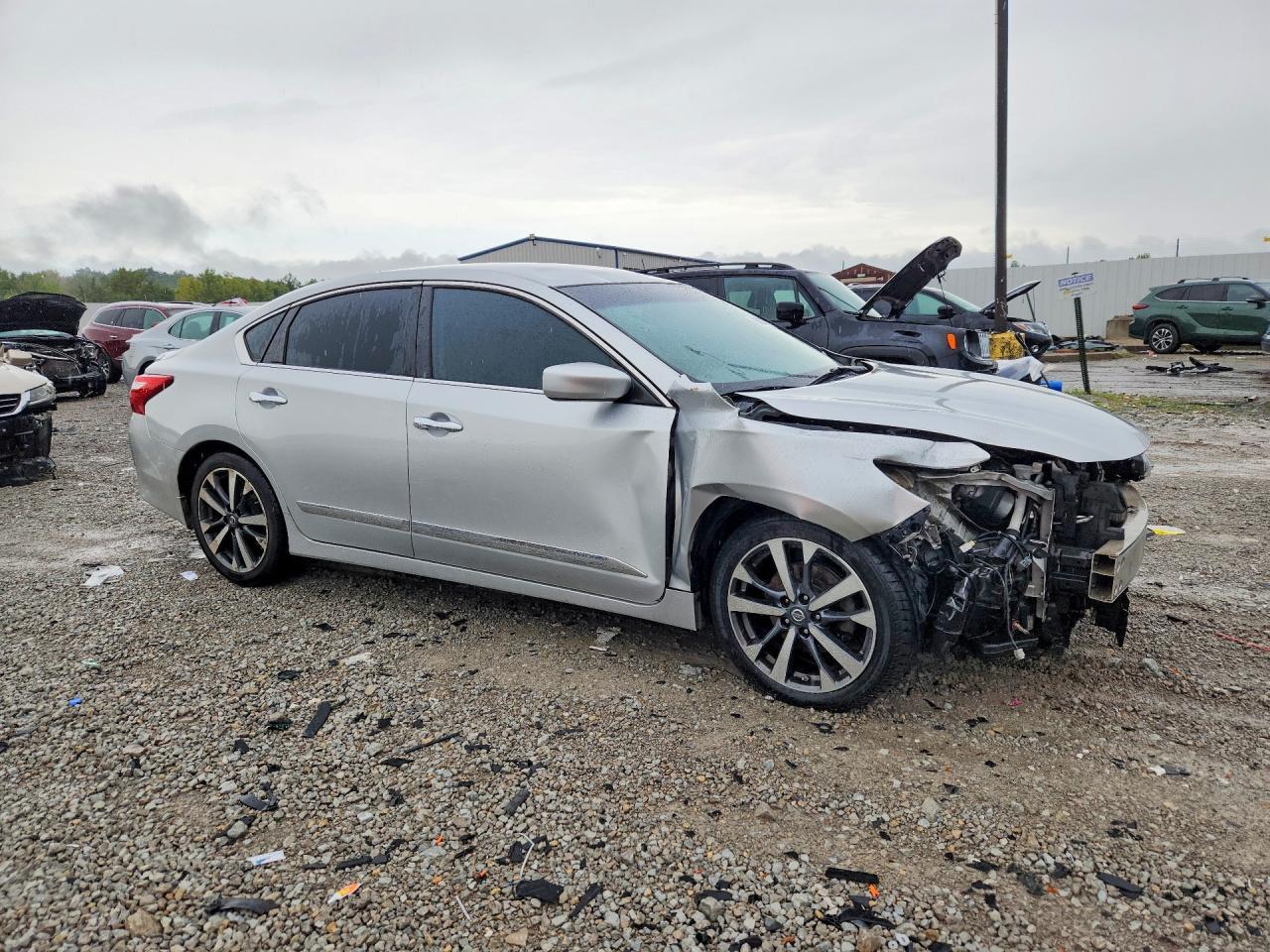 2016 Nissan Altima 2.5 Sr - Image 4