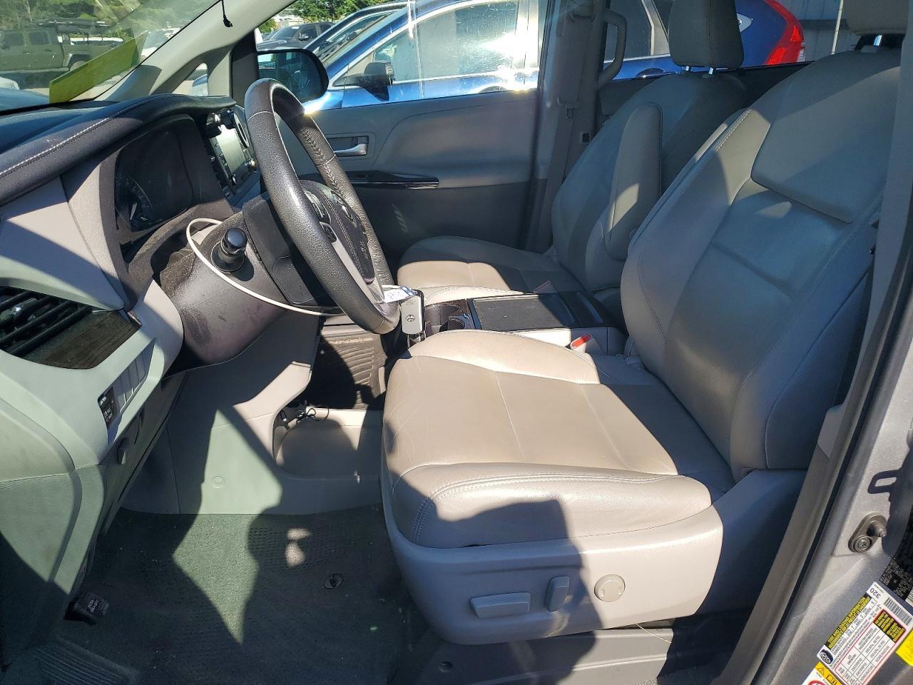 2018 Toyt Sienna Xle - Фото 7