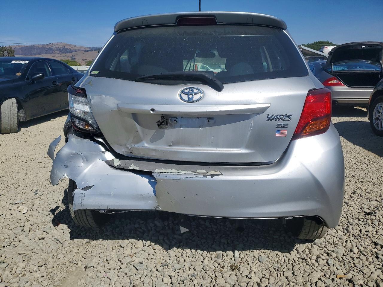 2017 Toyota Yaris 5-Door L Fleet - Фото 6