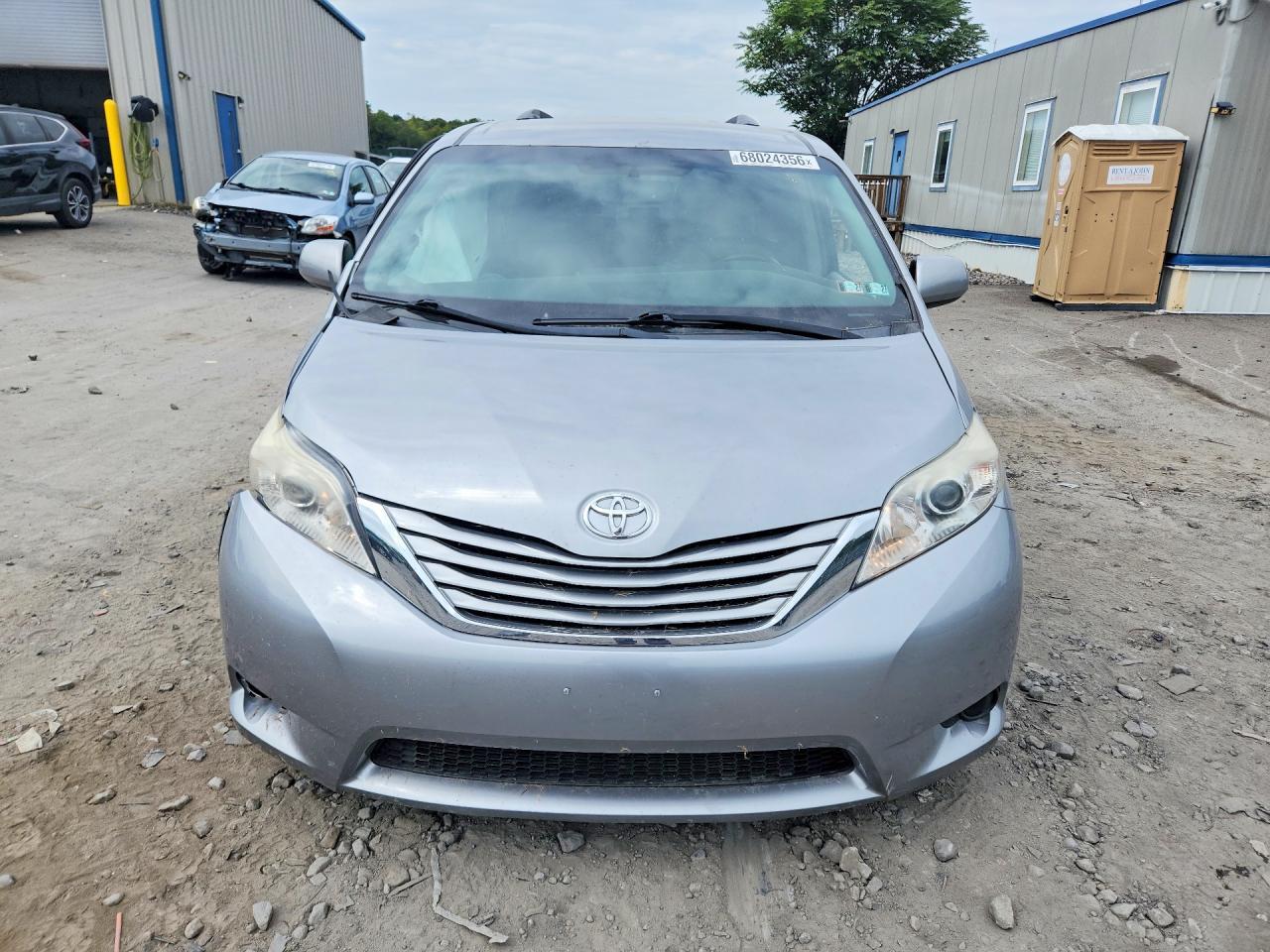 2017 Toyota Sienna Le - Image 5