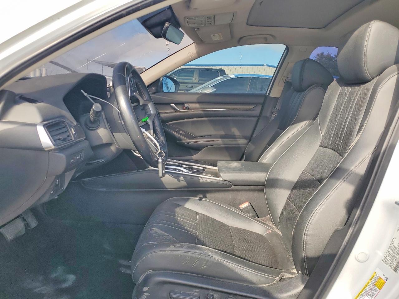 2021 Honda Accord Touring Hybrid - Фото 7