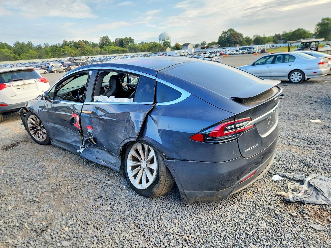 2016 Tesla Model X - Image 2