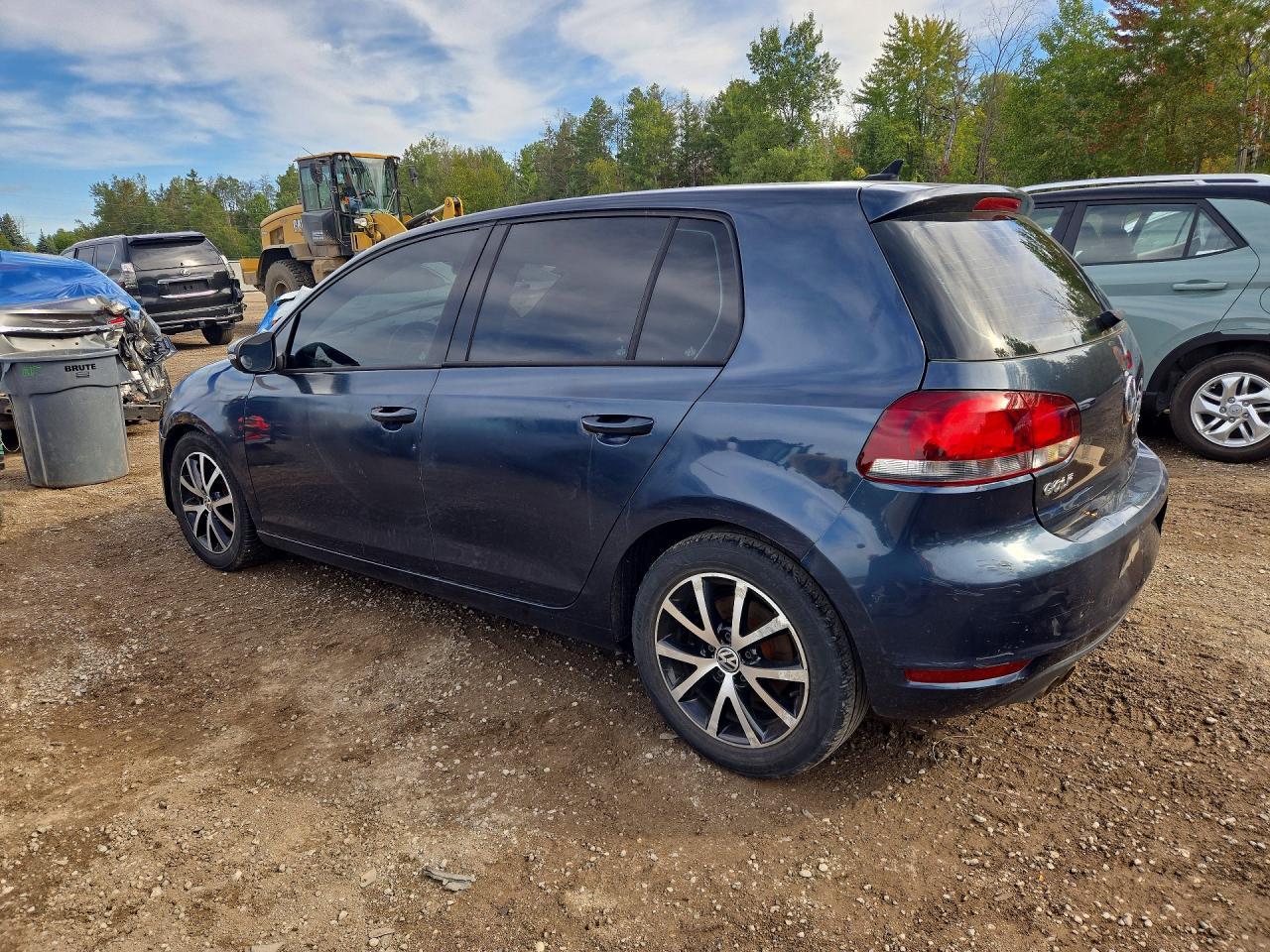 2011 Volkswagen Golf - Фото 2