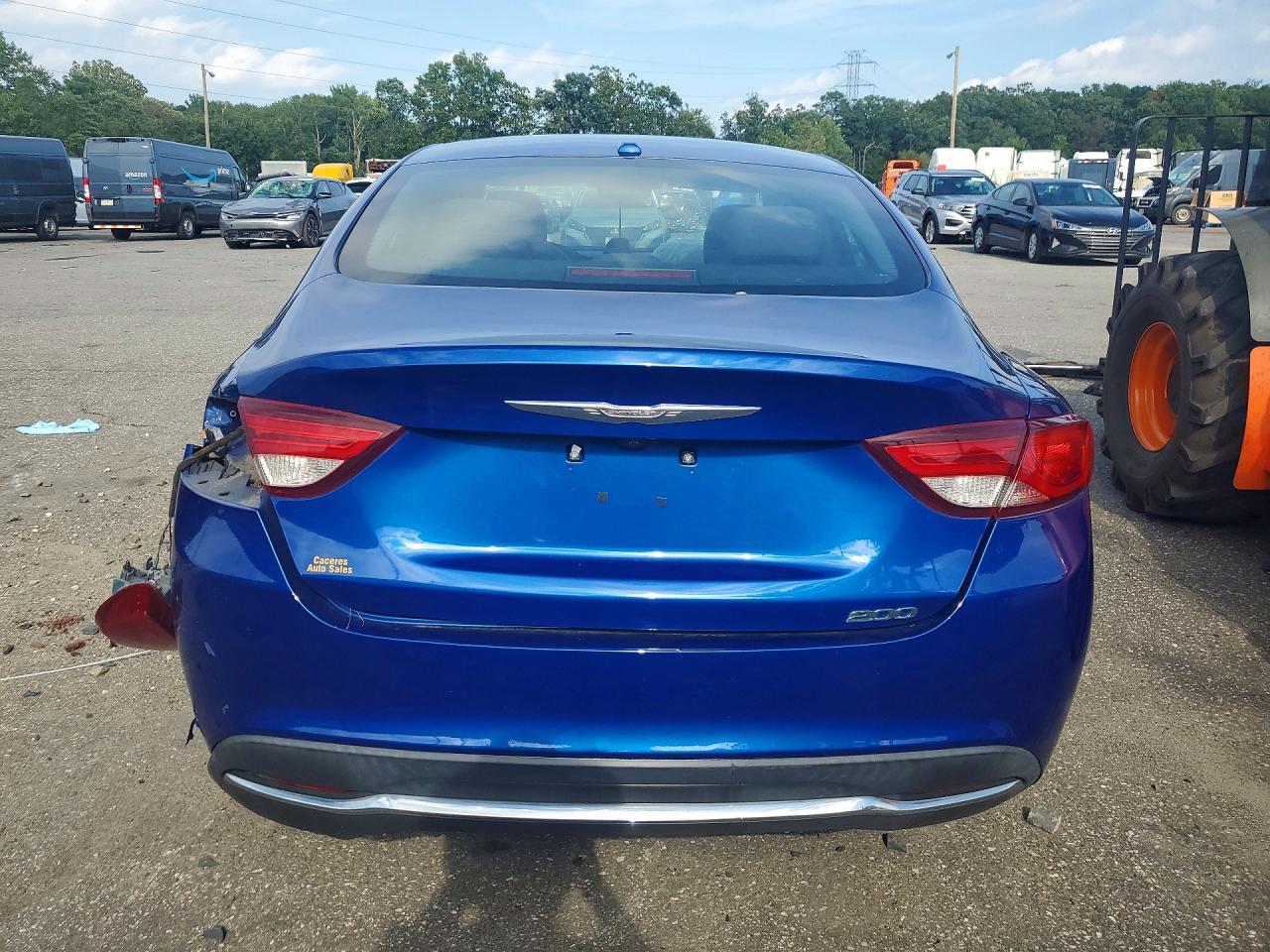 2015 Chrysler 200 Limited - Image 6