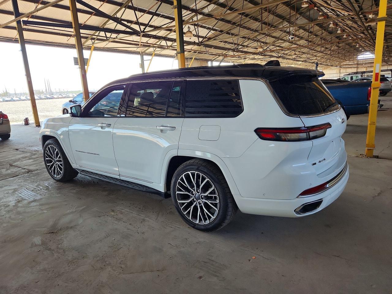 2023 Jeep Grand Cherokee L Summit - Фото 2