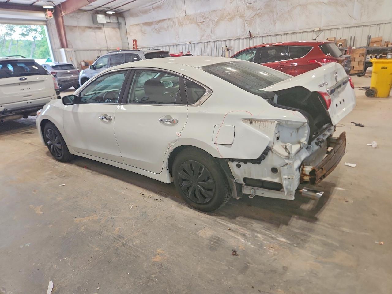 2016 Nissan Altima 2.5 S - Фото 2