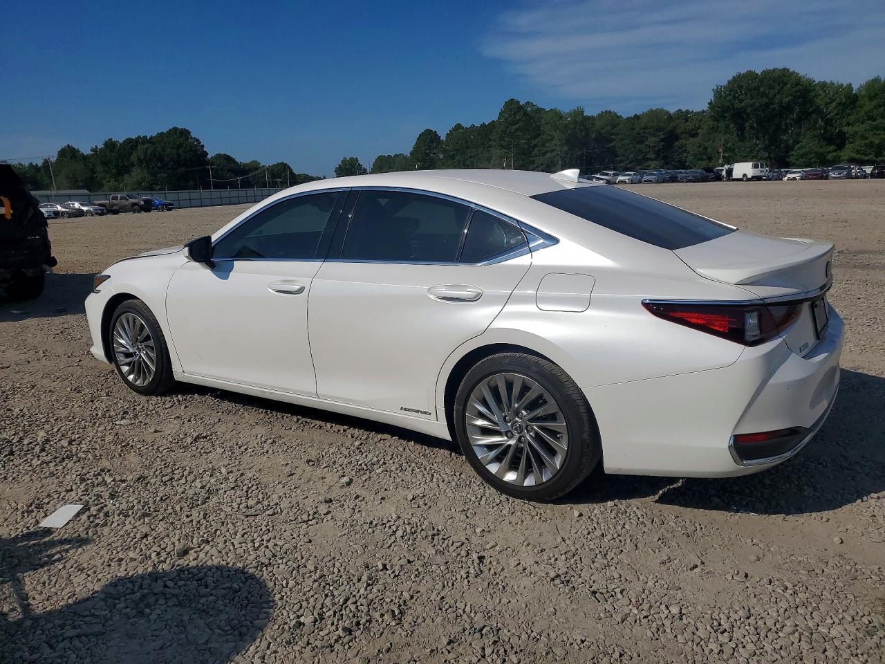 2020 Lexus Es - Image 2