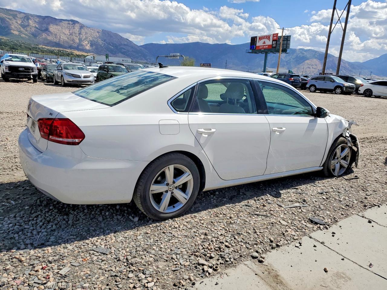 2012 Volkswagen Passat Se - Image 3