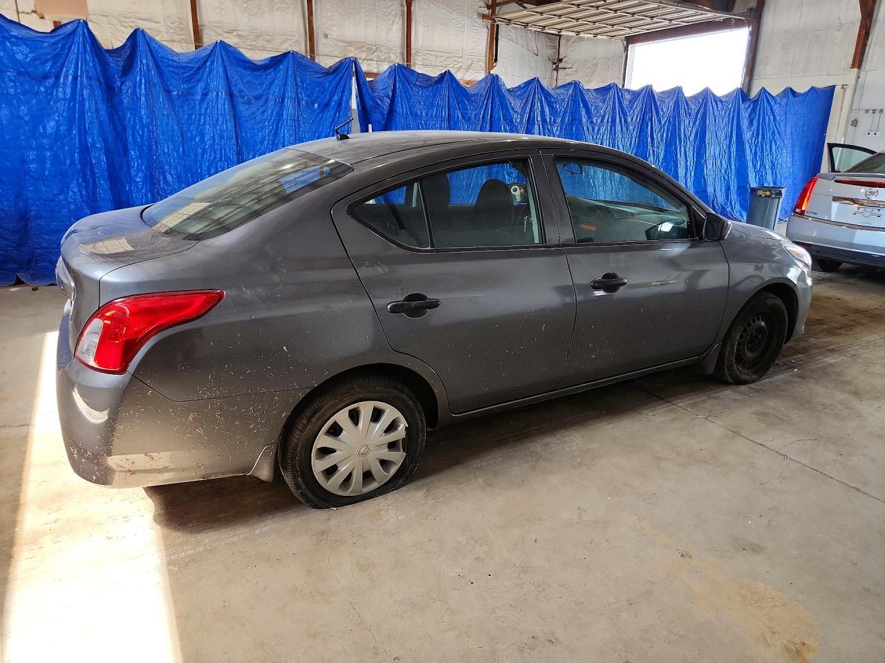 2018 Nissan Versa S - Image 3