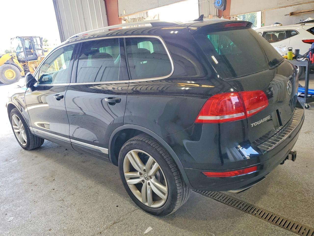 2013 Volkswagen Touareg V6 - Фото 3