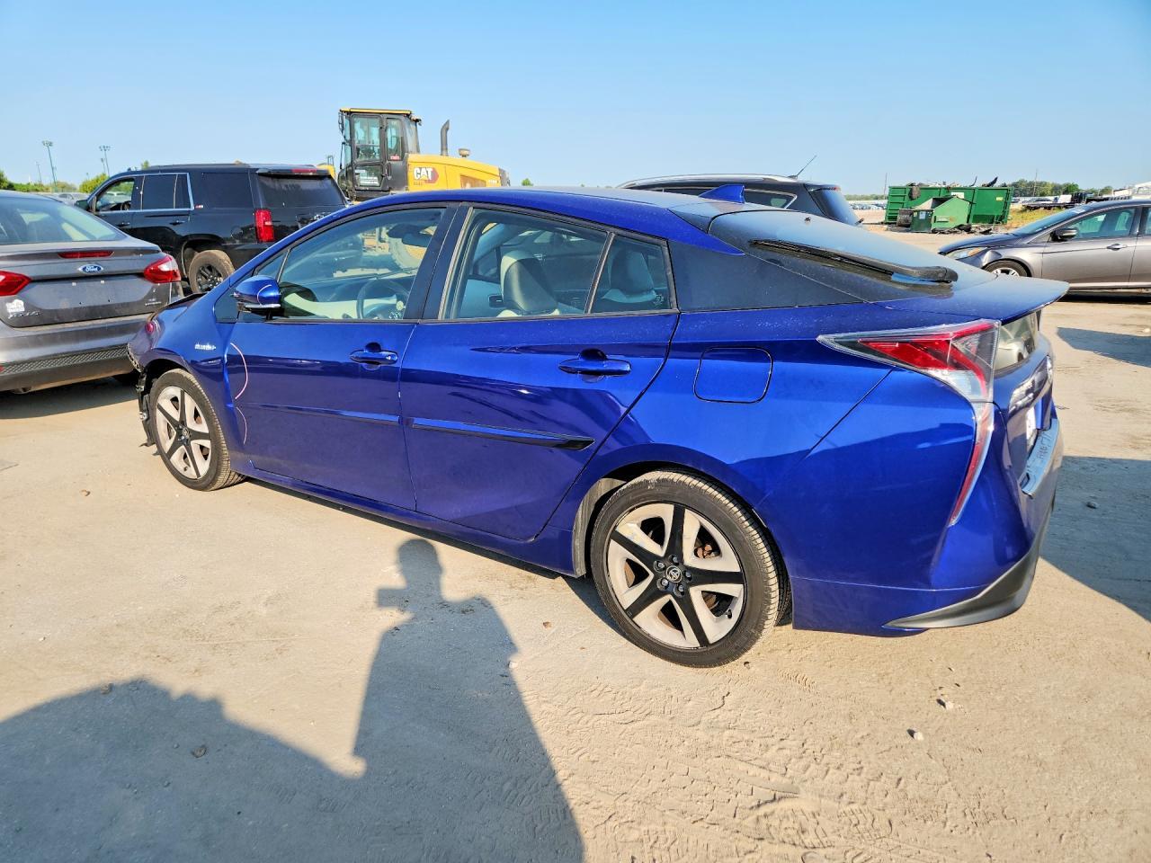 2016 Toyota Prius Three Touring - Фото 2