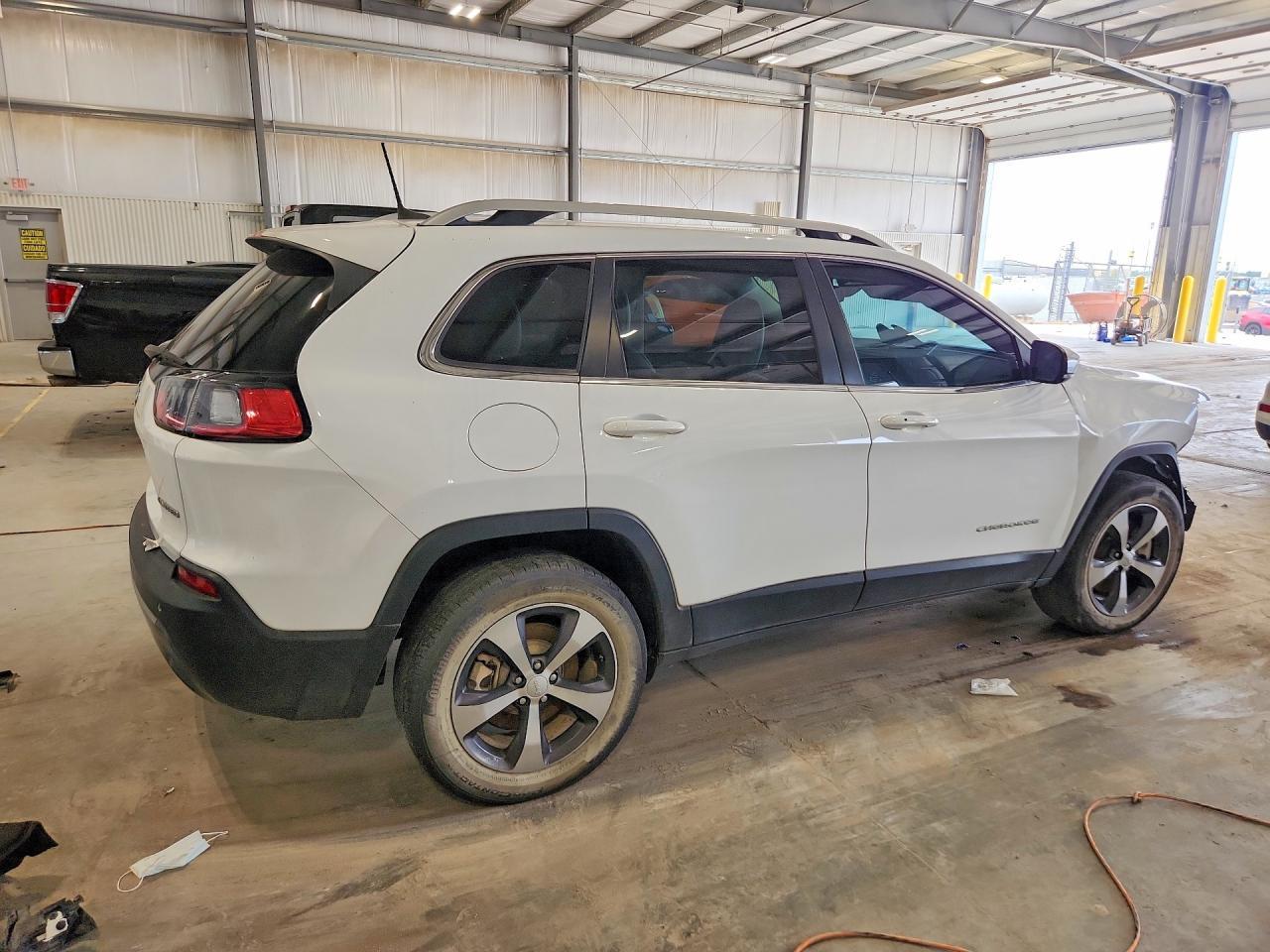 2019 Jeep Cherokee Limited - Image 3