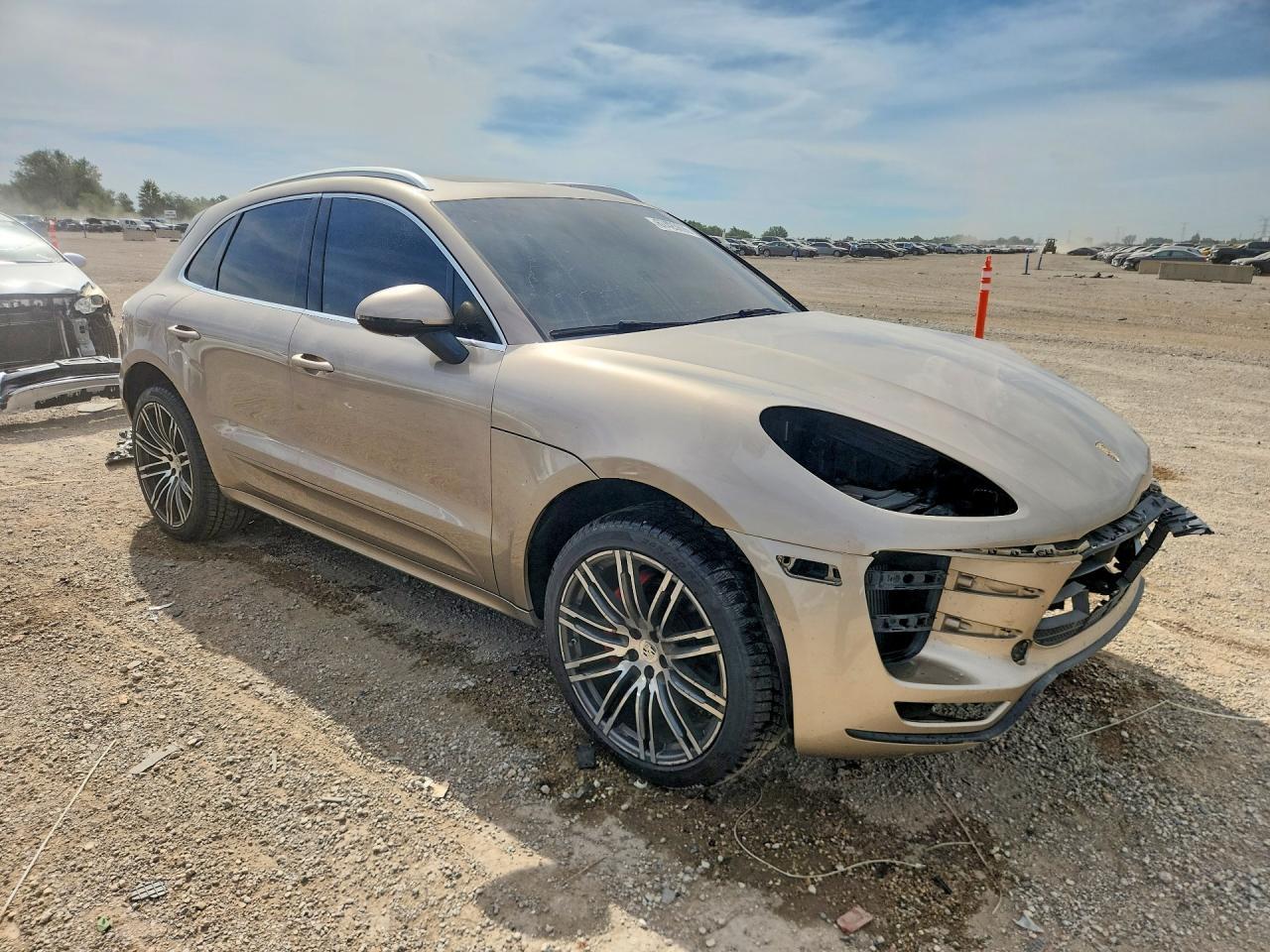 2016 Porsche Macan Turbo - Image 4