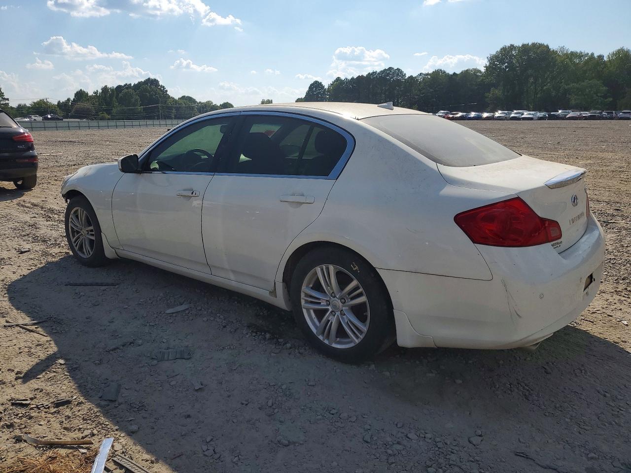 2011 Infiniti G37 Sedan Journey - Image 2