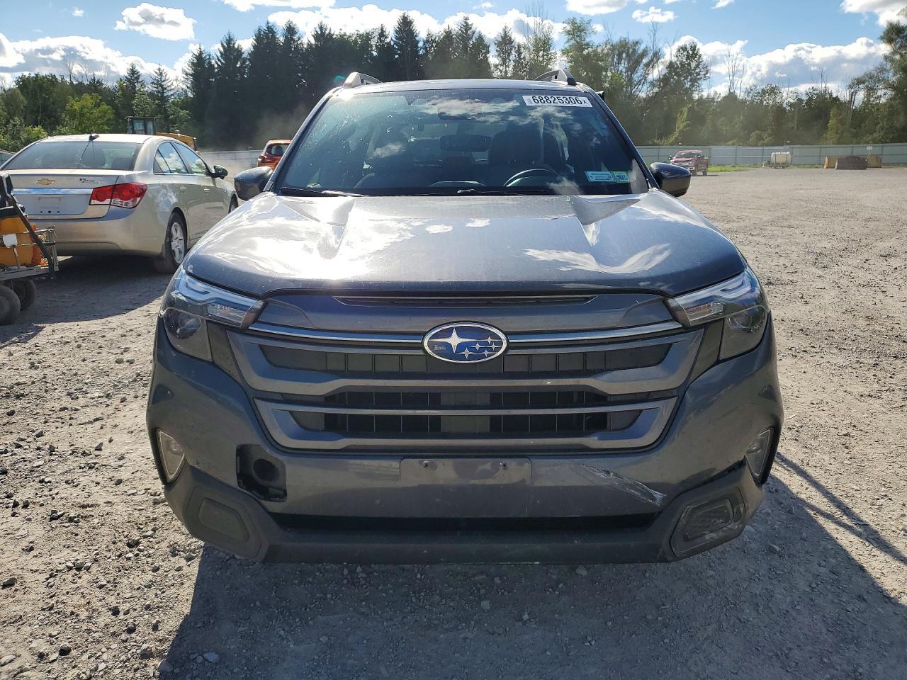2025 Subaru Forester Premium - Фото 5