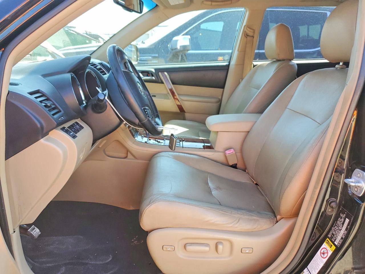 2011 Toyota Highlander Hybrid Limited - Image 7