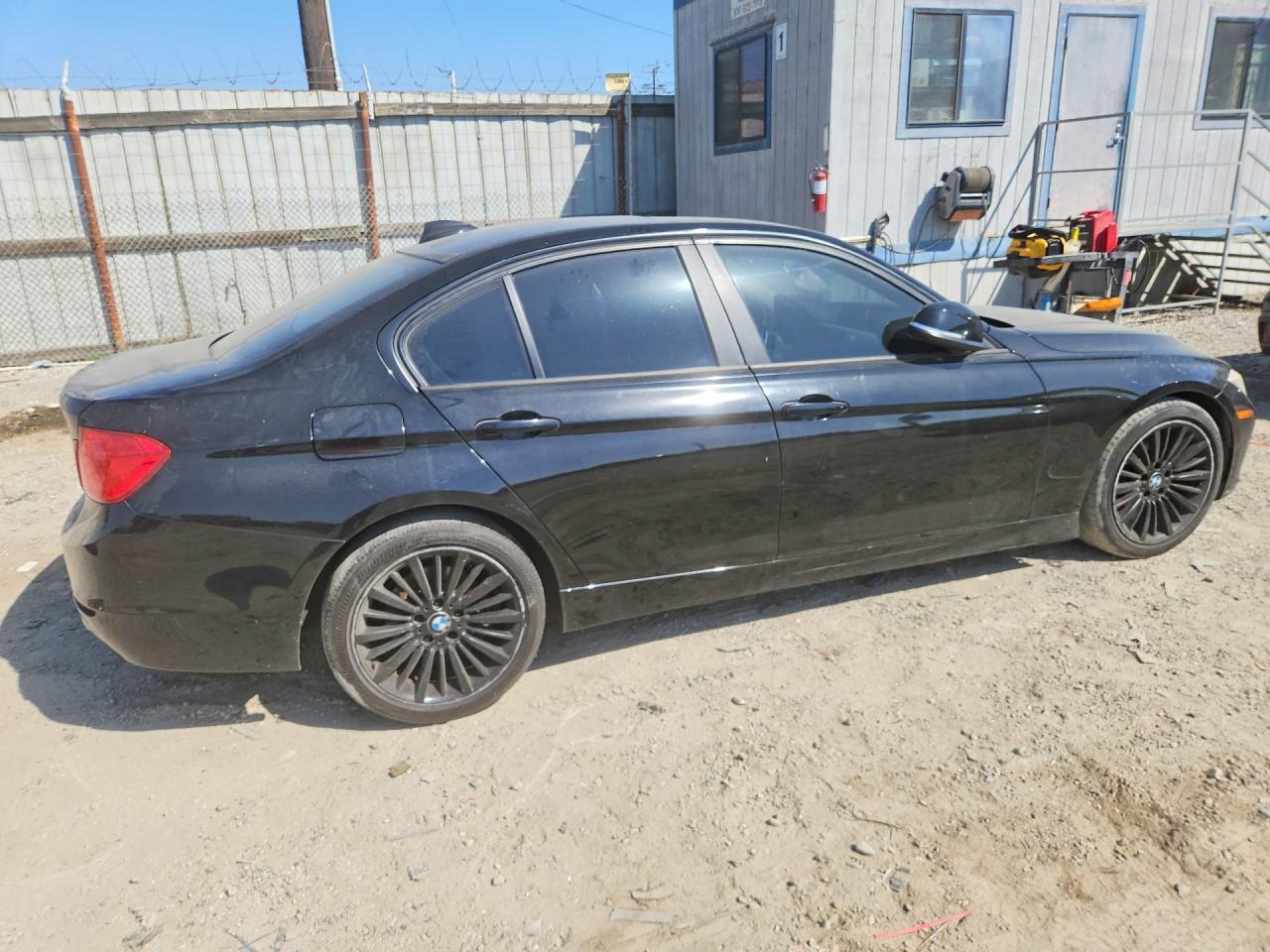 2014 BMW 320 I - Фото 3