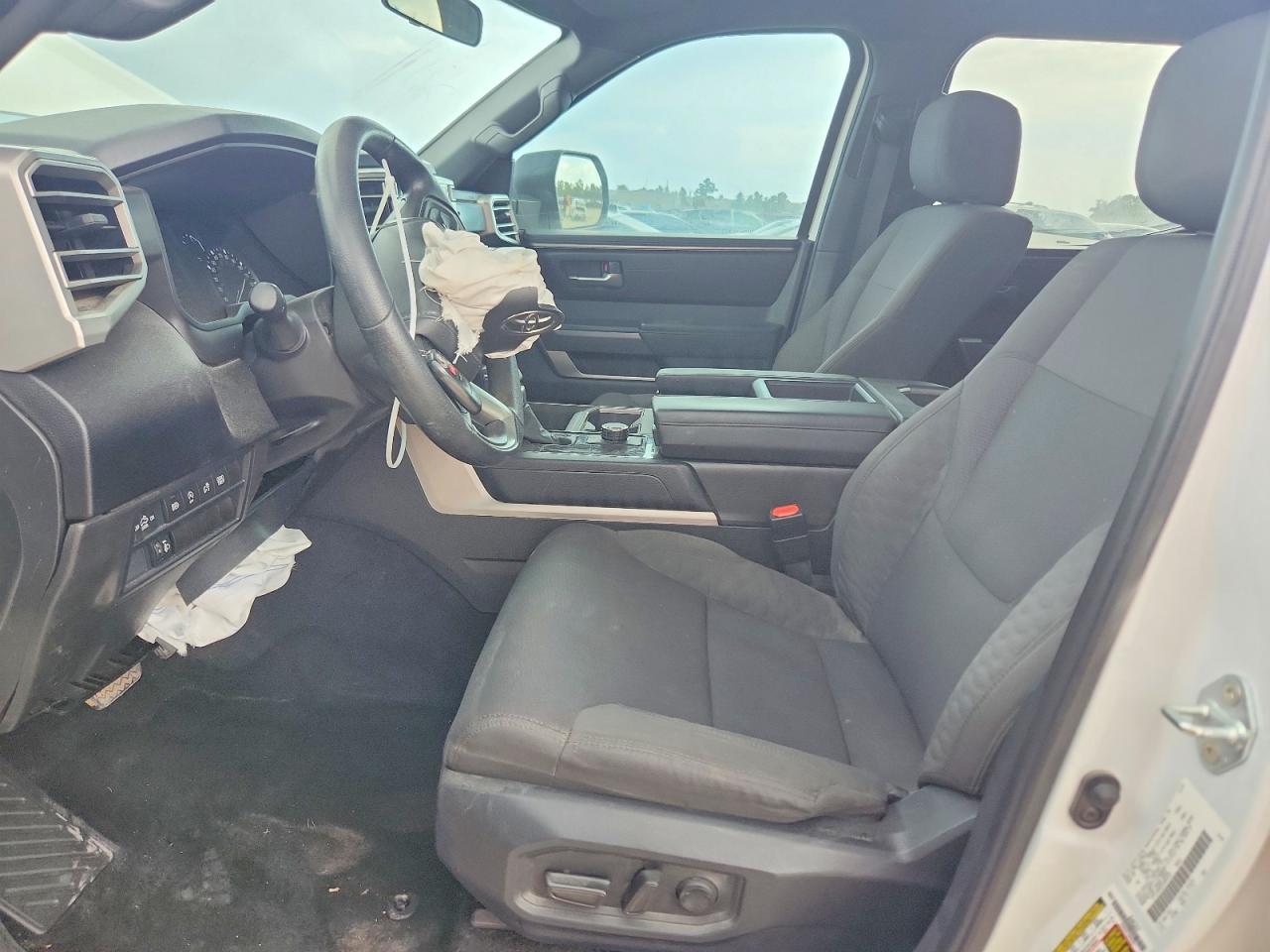 2025 Toyota Tundra Sr5 - Image 7
