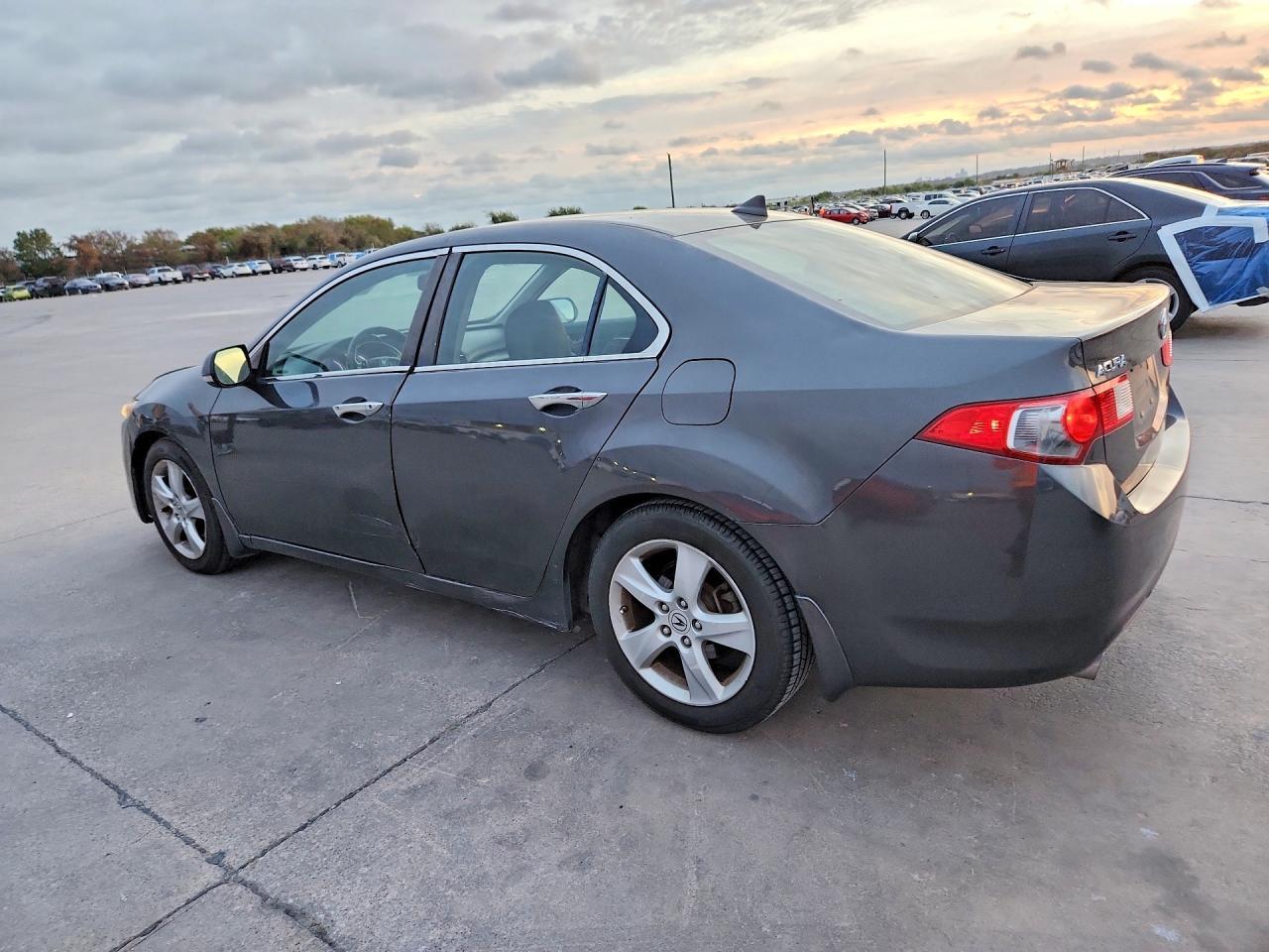 2010 Acura Tsx - Image 2
