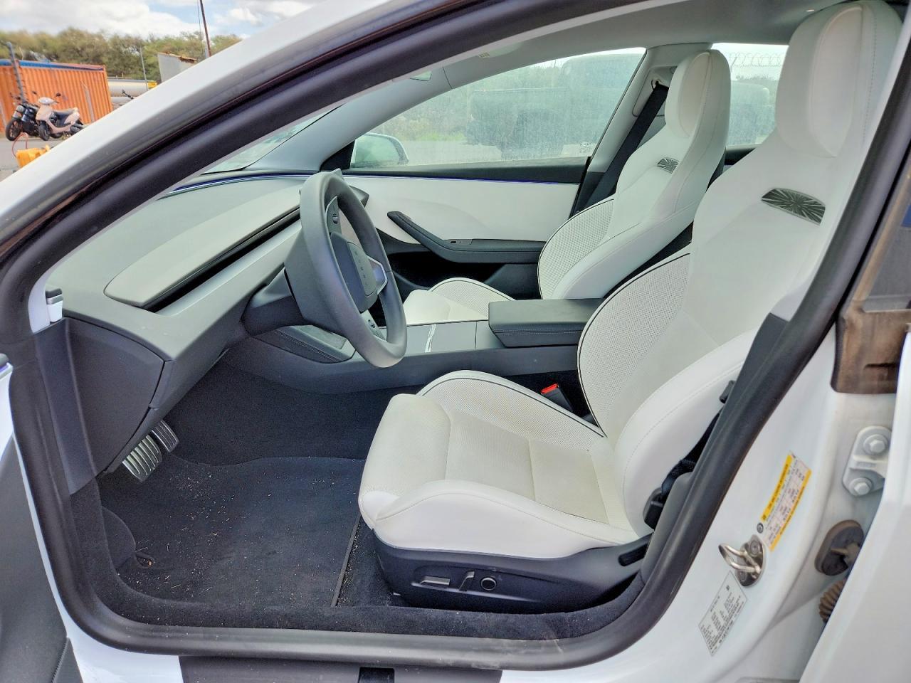 2024 Tesla Model 3 - Фото 7