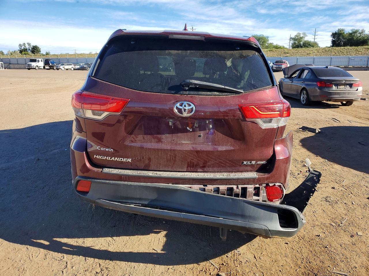 2017 Toyota Highlander Xle - Image 6