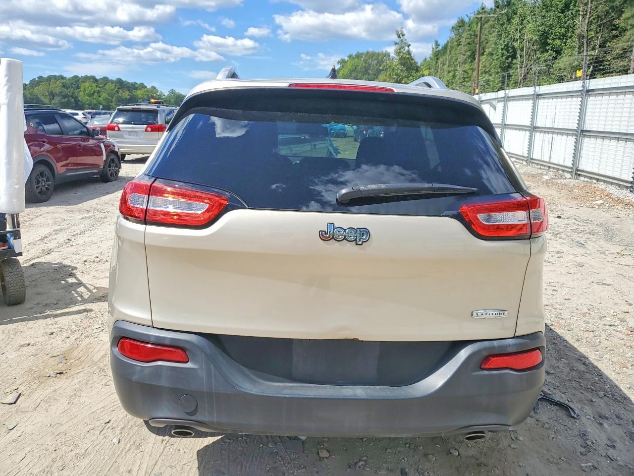 2014 Jeep Cherokee Latitude - Image 6